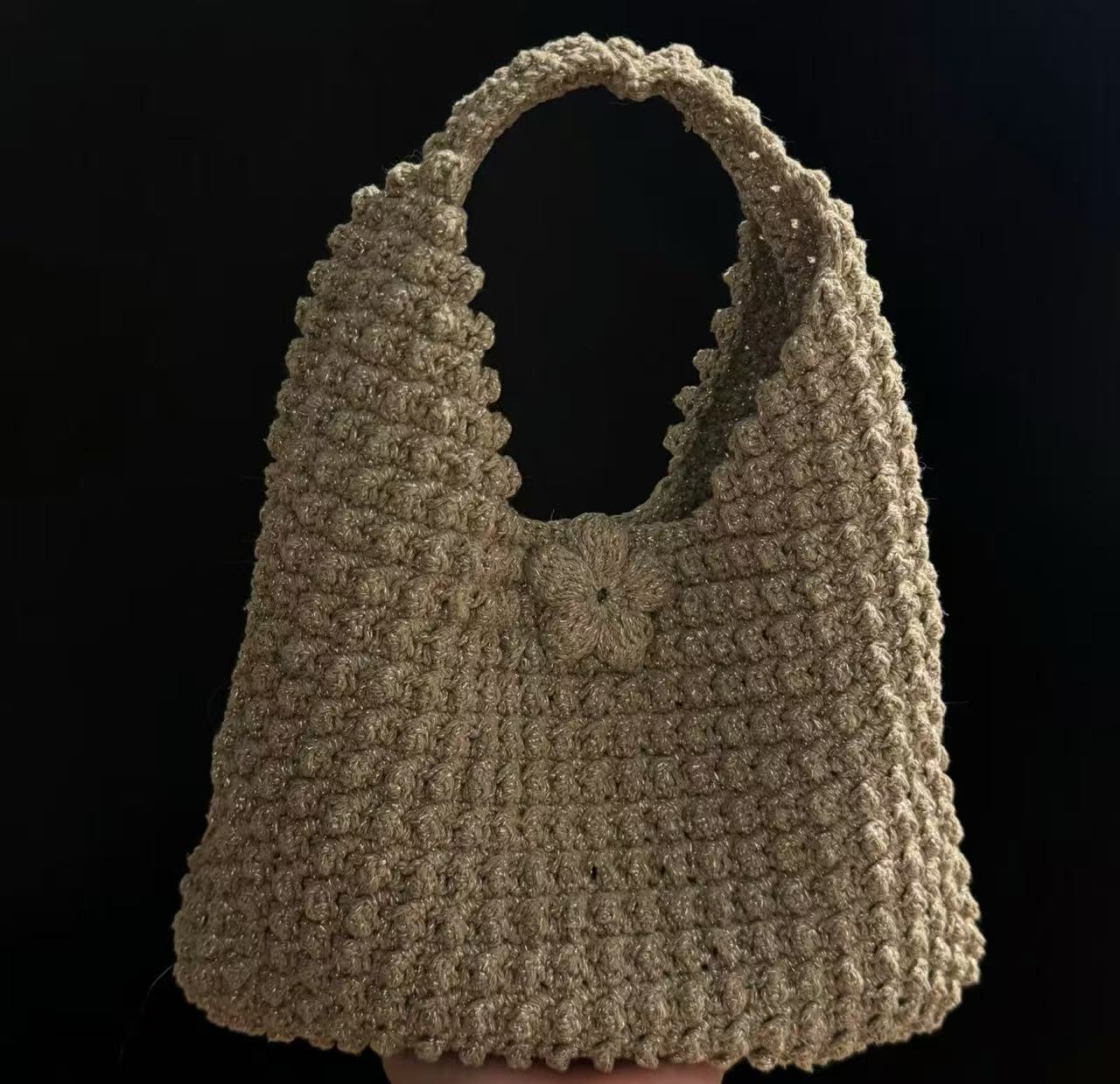 Shiny woven bag